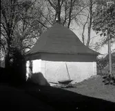 Elferhults gravkor vid Döderhults kyrka. Tillhör T F Rudebeck.