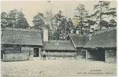 Vykort med motiv från Skansen. Parti från Oktorpsgården, Halland.