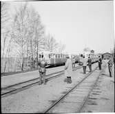 Statens Järnvägar, SJ Ybo4t. Fotografer och åskådare på spåret.