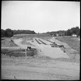 Pågående arbete med läggning av smalspår vid den nya stationen Läggesta Södra, dit Museijärnvägen, Östra Södermanlands Järnväg, ÖSlJ förlänger bansträckningen.