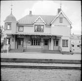 Mariefred stationshus som användes av Museijärnväg Östra Södermanlands Järnväg, ÖSlJ.