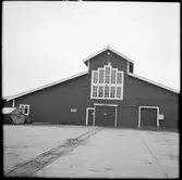 Byggnad vid Påskallaviks hamn.