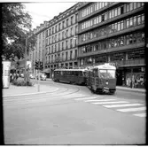 Lidingö Trafik Aktiebolag, LiB tåg på ingående till ändhållsplats Humlegårdsgatan. Föraren har redan skyltat om att tåget skall gå till Kyrkviken nästa tur.