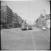 Helsingin Kaupupungin Liikennelaitos, HKL RM3 21 linje 6 och HKL HM IV 329 linje 3T på Mannerheim vägen vid Bulevarden.