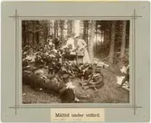 Elfsborgs läns Dövstumskola, senare Vänerskolan. Måltid under utfärd