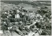 Norberg sn, Norberg.
Flygfoto över Norberg, med kyrkan. 1932.