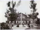 Norrby socken, Sala, Sörby.
Sörby 2:2. Troligen August Ahlenblads 40-årsdag 1902.