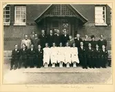Vänersborg. Elfsborgs läns Dövstumskola, senare Vänerskolan. Gruppbild, konfirmation