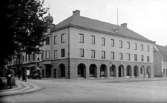 Skaraborgsbankens hus i korsningen Järnvägsgatan - Marumsgatan.