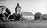 Bjärklunda kyrka sedd från sydväst.
Bjärka och Härlunda socknars gemensamma kyrka.