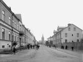 Angelgatan österut från Ringgatan.
Bilden tagen ca 1903.