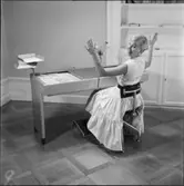 ETAPPMÖBLER TAGNING MED MODELL