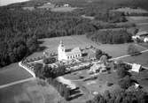 Nuvarande kyrkobyggnad uppfördes 1860-1863, strax väster om den gamla kyrkan, och invigdes 1865 av biskop Henrik Gustaf Hultman. 
1930 fick kyrkan sitt tegeltak och ny beklädnad på kor och torntak. Tidigare var taket belagt med spån. Under 1940-talet genomgick kyrkan en grundlig och omsorgsfull renovering.