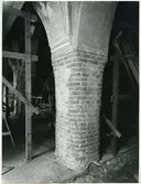 Romfartuna sn, Västerås.
Romfartuna kyrka. Pelare.