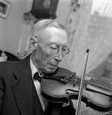 Calle Pettersson, violinist.
11 april 1959.