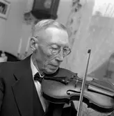 Calle Pettersson, violinist.
11 april 1959.