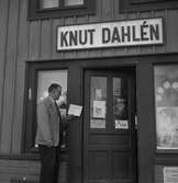 Lanthandlare i Mosås, Knut Dahlén.
9 maj 1959.