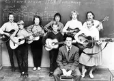 Kursverksamhet: Lindholms gitarrkurs, fortsättningskurs 1958. Lärare Gunnar Persson.