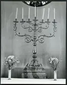 Skultuna sn, Västerås.
Sjuarmad ljusstake i Skultuna kyrka. 1980.