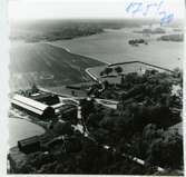 Skultuna sn, Västerås, Forsby.
Flygfoto över Forsby, 1970.