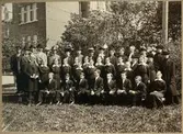 Vänersborg. Elfsborgs läns Dövstumskola, senare Vänerskolan. Gruppbild, konfirmation