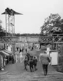 Drake (flygplanet) och pansarvagn lockade en jämn ström av besökare
redan vid utställningsentrén.