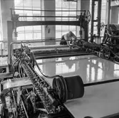 Man i arbete vid PM 4, virapartiet, på pappersbruket Papyrus i Mölndal, 6/5 1955.