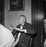 Reportage från pappersbruket Papyrus pressvisning i Mölndal, 29/8 1955. Marcus Wallenberg Jr.