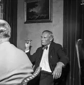 Reportage från pappersbruket Papyrus pressvisning i Mölndal, 29/8 1955. Marcus Wallenberg Jr.