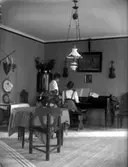 Salen mot norr, i prästgården, Lillhärad.