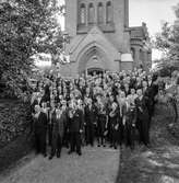 Utdelning av minnesgåvan vid pappersbruket Papyrus 60-årsjubileum. Mölndals kyrka, 24/9 1955.