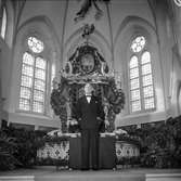 Utdelning av minnesgåvan vid pappersbruket Papyrus 60-årsjubileum. Mölndals kyrka, 24/9 1955.