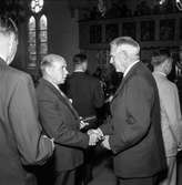 Utdelning av minnesgåvan vid pappersbruket Papyrus 60-årsjubileum. Mölndals kyrka, 24/9 1955.