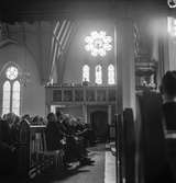 Utdelning av minnesgåvan vid pappersbruket Papyrus 60-årsjubileum. Mölndals kyrka, 24/9 1955.