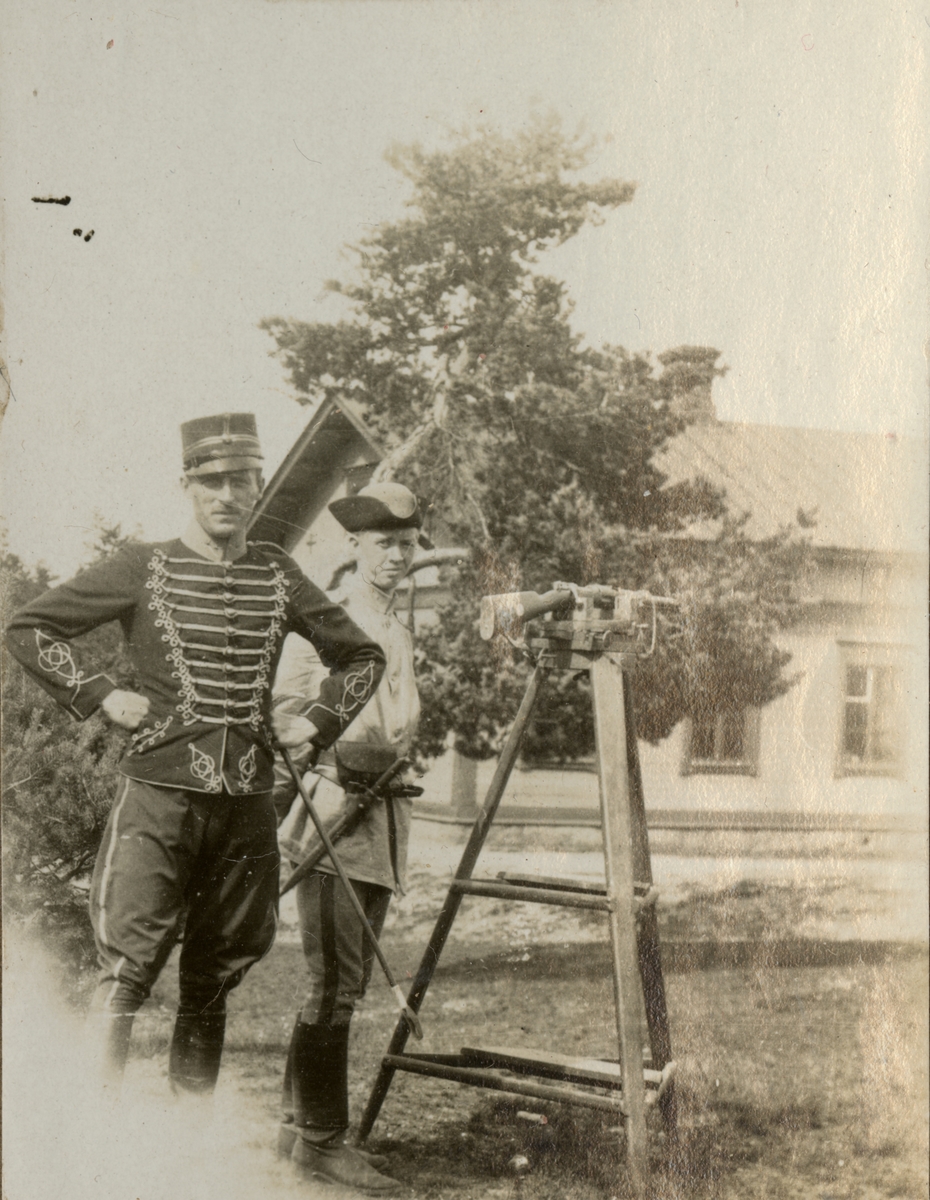 Sigrid Sjöström, Soldiers on shooting practice.