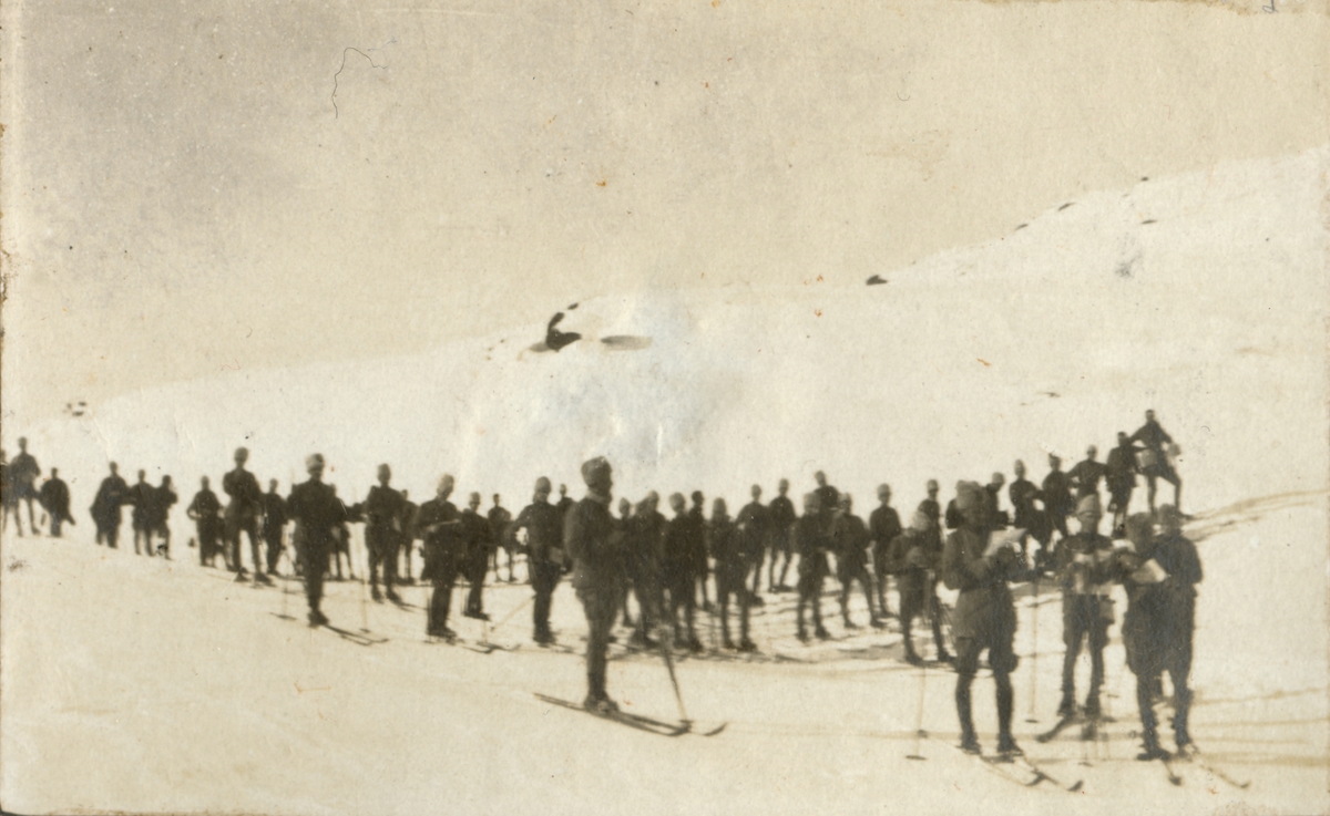 Sigrid Sjöström, Soldater på skidor.