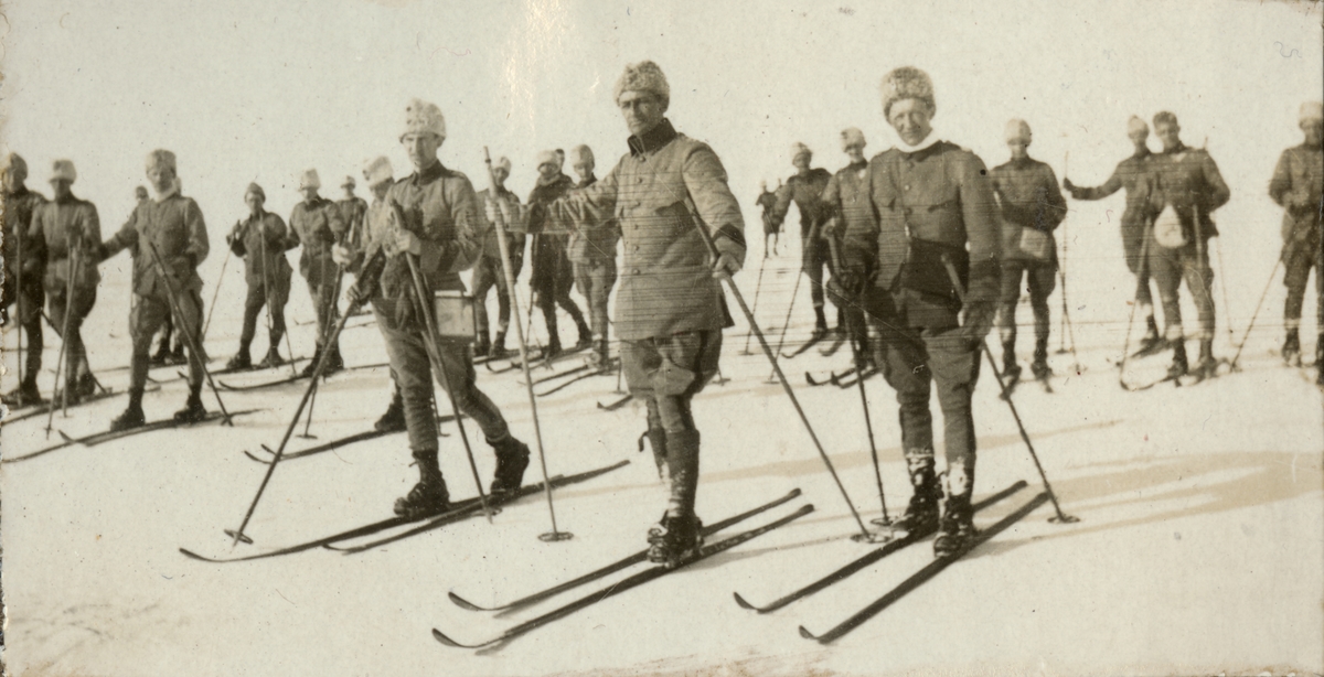 Sigrid Sjöström, Soldater på skidor.