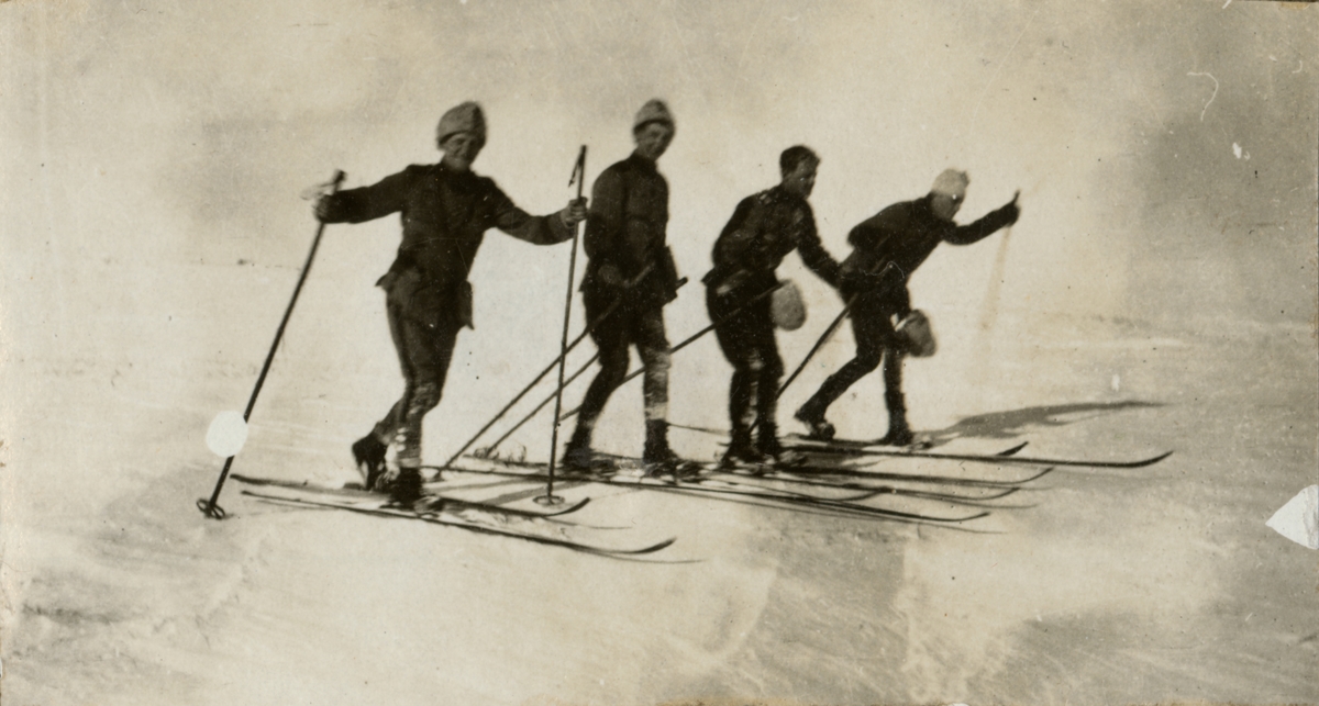 Sigrid Sjöström, Soldater på skidor.
