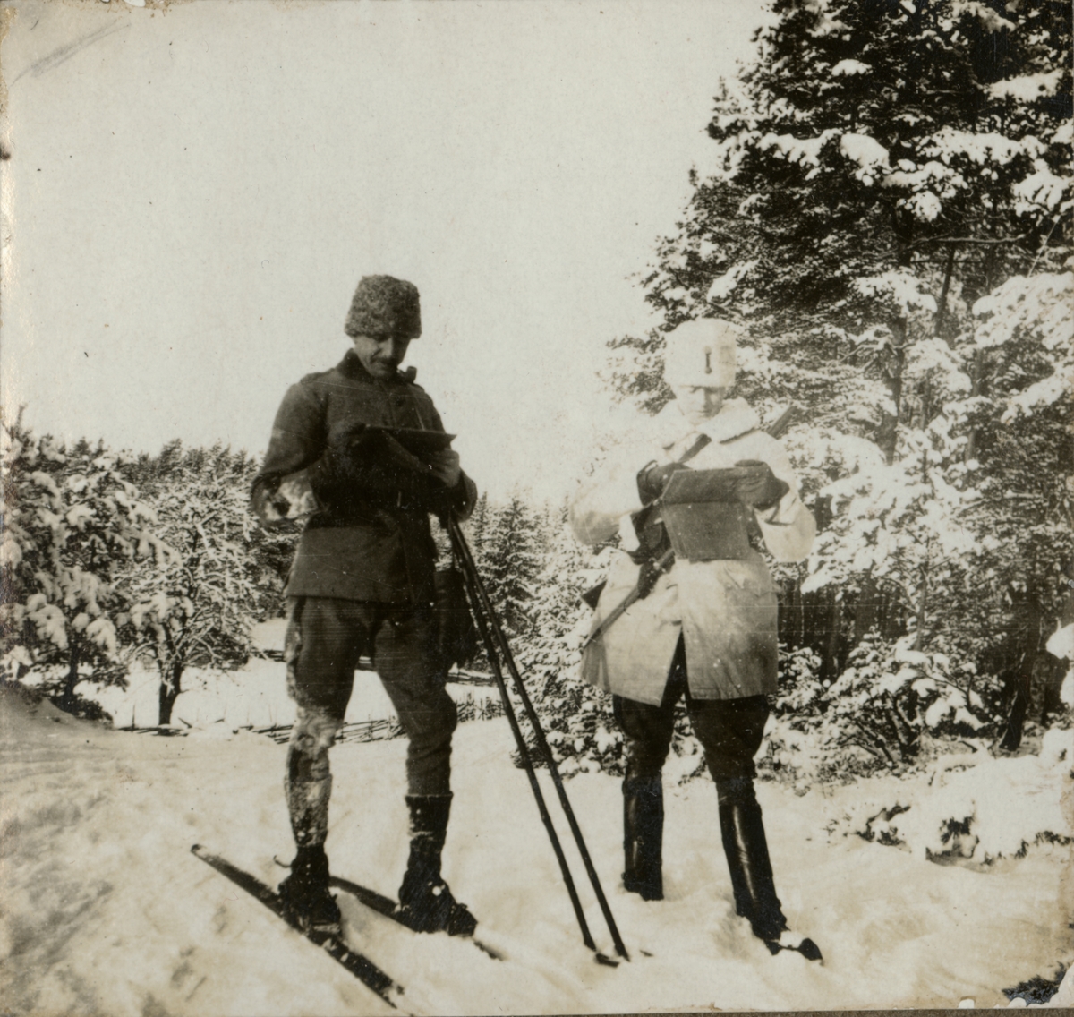 Sigrid Sjöström, Soldiers on skis.