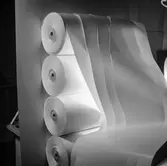 Pappersrullar från pappersbruket Papyrus i Mölndal, 30/12 1957.