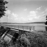Ätrafors kraftstation, 25/7 1960. Exteriör och dammbyggnad.
