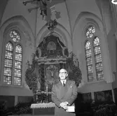 Utdelning av pappersbruket Papyrus minnesgåva 1960. Mölndals kyrka, 9/11 1960.