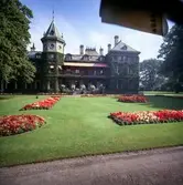 Pappersbruket Papyrus disponentbostad sedd från trädgården. Mölndal, september 1965.