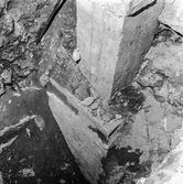 Byggnad 19 på pappersbruket Papyrus i Mölndal, 16/7 1966. Förstärkning av bjälklag genom megapålning.