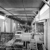 Man i arbete vid renseri på Hylte bruk, 12/9 1968.