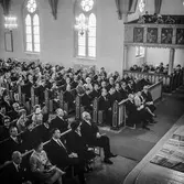 Utdelning av minnesgåvan vid pappersbruket Papyrus 75-årsjubileum. Mölndals kyrka, 31/10 1970.