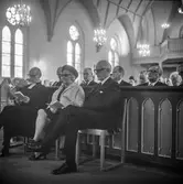 Utdelning av minnesgåvan vid pappersbruket Papyrus 75-årsjubileum. Mölndals kyrka, 31/10 1970.