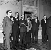 Pappersbruket Papyrus får besök av en kinesisk handelsdelegation. Villa Papyrus i Mölndal, 24/9 1971.