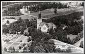 Flygfoto över Skinnskattebergs kyrka, Skinnskatteberg.