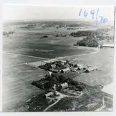 Skerike sn, Västerås.
Flygfoto över Finnsta, 1970.